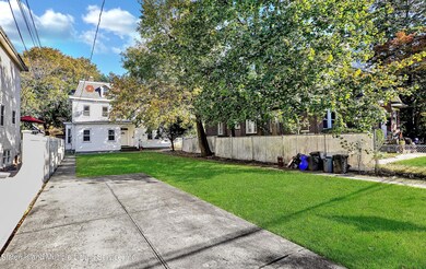Spacious Front Yard with fresh Lawn