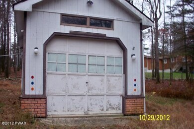 135 Hickory Rd, Dingmans Ferry, PA 18328 - photo 2