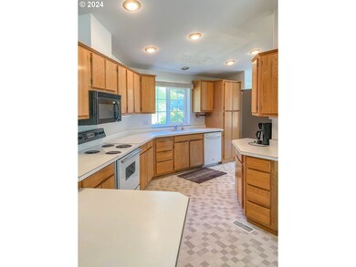 230 Hinkle Creek Rd, Sutherlin, OR 97479 - photo 6