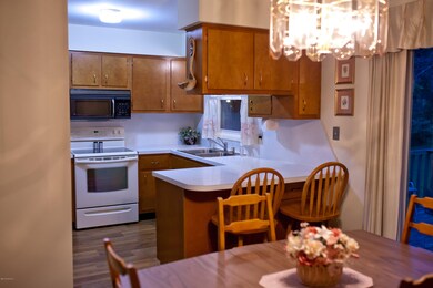 619 Charleston Rd, Lansing, MI 48917 - photo 6