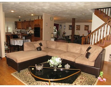 727 Mohawk Rd, Somerset, MA 02726 - photo 3