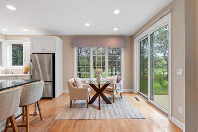 Kitchen Dining Area