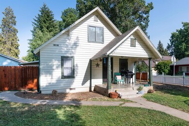 302 Oak St, Rogue River, OR 97537 - photo 5