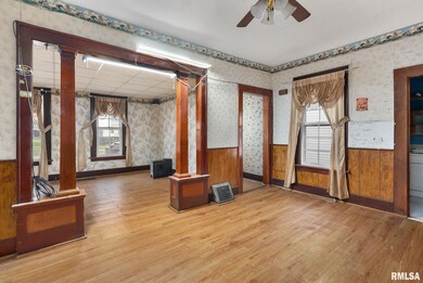 1847 W 7th St, Davenport, IA 52802 - photo 2