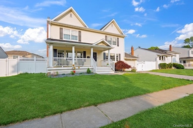 47 Syosset Cir, Syosset, NY 11791 - photo 2