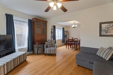 5238 Lindenwood Ave, Saint Louis, MO 63109 - photo 2