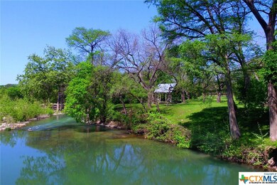 1220 Sleepy Hollow Ln, New Braunfels, TX 78130 - photo 2