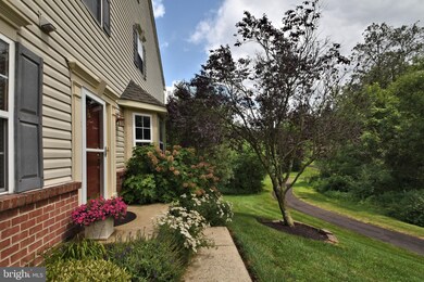 381 Belcourt Way, Harleysville, PA 19438 - photo 3