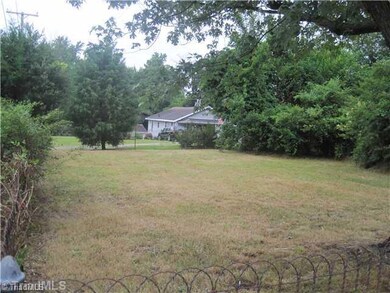 1610 E Commerce Ave, High Point, NC 27260 - photo 4