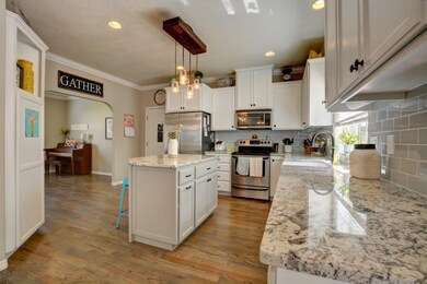 166 NW Sunday Dr, Grants Pass, OR 97526 - photo 3