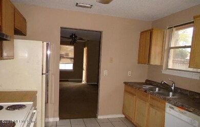 8866 Sandusky Ave S, Jacksonville, FL 32216 - photo 4