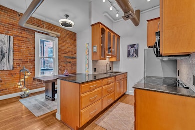 7 - Kitchen & Dining - 4th ave-23