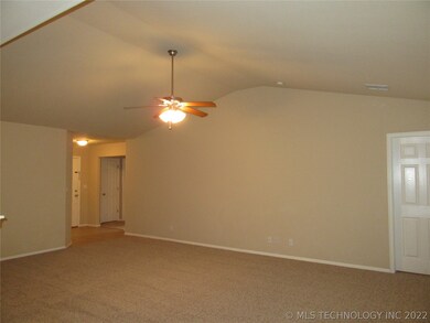 2208 E Elmira St, Broken Arrow, OK 74012 - photo 5