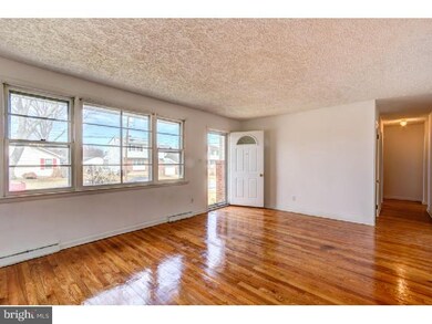 726 W 12th St, New Castle, DE 19720 - photo 3