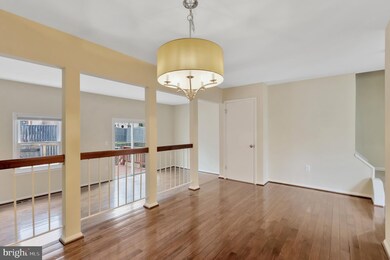 3003 Hickory Grove Ct, Fairfax, VA 22031 - photo 6