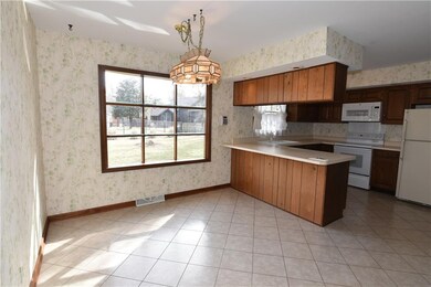 2755 Chestnut Ct, Columbus, IN 47201 - photo 7