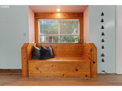 830 Oceanway St, Seaside, OR 97138 - photo 5