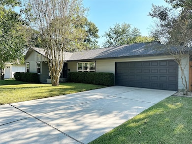 4821 Hummingbird St, Houston, TX 77035 - photo 4