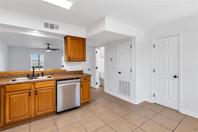 2916 Jean Lafitte Pkwy unit H, Chalmette, LA 70043 - photo 7