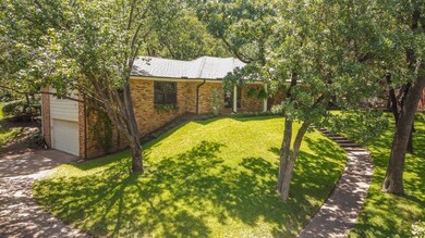 1509 Cliffwood Rd, Euless, TX 76040 - photo 3