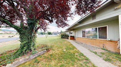 1634 Medart Ln, Grants Pass, OR 97527 - photo 4