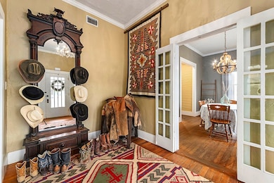 601 Bell St, Fredericksburg, TX 78624 - photo 3