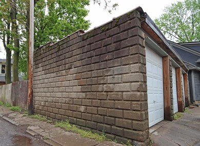 Detached 3 Car Garage
