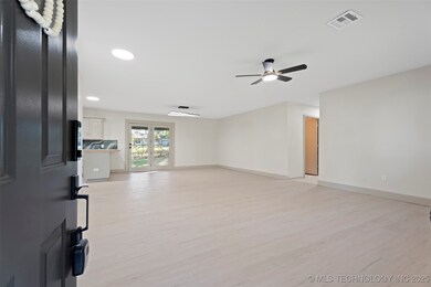 7 N Ora St, Pryor, OK 74361 - photo 6