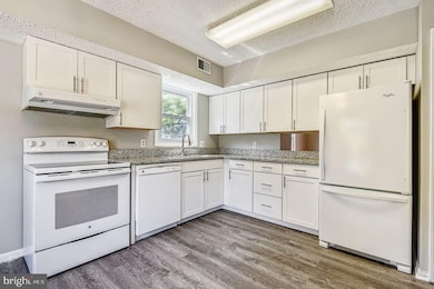 7241 Riding Hood Cir, Columbia, MD 21045 - photo 3