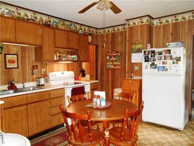 18 Green St, Livermore Falls, ME 04254 - photo 4