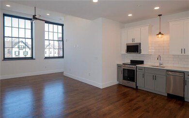 15 Cranston Ave unit 12, Newport, RI 02840 - photo 4