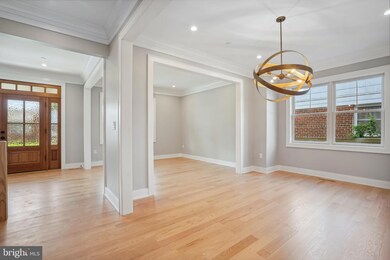 4913 Aurora Dr, Kensington, MD 20895 - photo 4