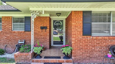 825 Pershing Dr W, Ardmore, OK 73401 - photo 2