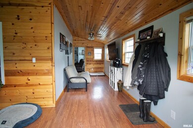 312 Delavan St, Lincoln, IL 62656 - photo 3