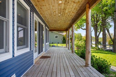 1315 S Lake