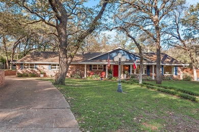 4006 Hollow Oak Dr, Euless, TX 76040 - photo 3