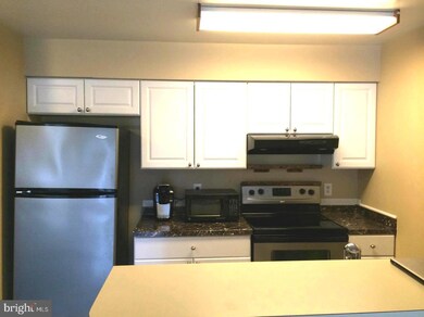 8633 Beekman Place unit 33D, Alexandria, VA 22309 - photo 5