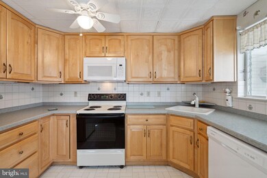 1016 Dale Rd, Secane, PA 19018 - photo 7