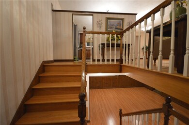 28 Freedom Ct, Johnston, RI 02919 - photo 5