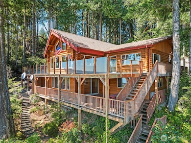 A log cabin with character. A view with no limits. Welcome home.