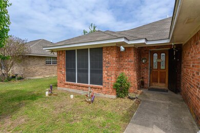 704 Park Place, Whitesboro, TX 76273 - photo 3