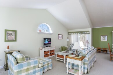 004-photo-living-room-6892767