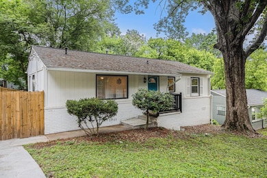 Convenient Location Near Downtown Atlanta, The Air