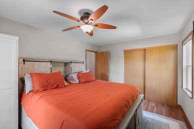 W165N10401 Wagon Trl-20