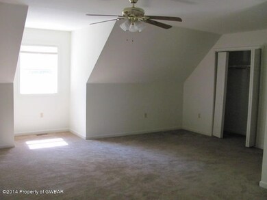 203 Trapper Springs Cir, Drums, PA 18222 - photo 5