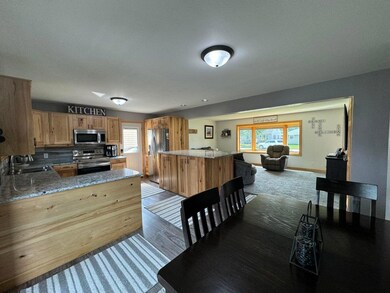 338 N 2nd St, La Crescent, MN 55947 - photo 4