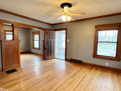 618 W 7th St S, Newton, IA 50208 - photo 3