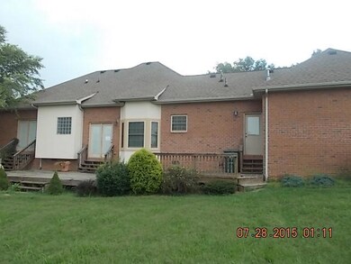 718 N Russell St, Portland, TN 37148 - photo 4
