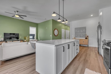 542 Southgate Ave unit 303, Nashville, TN 37203 - photo 5