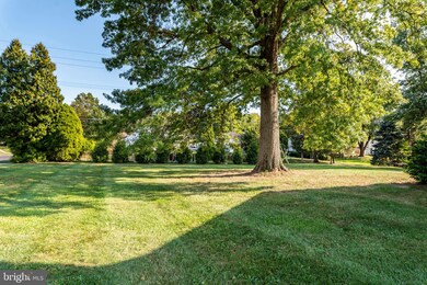 200 Woodlawn Dr, Lansdale, PA 19446 - photo 3